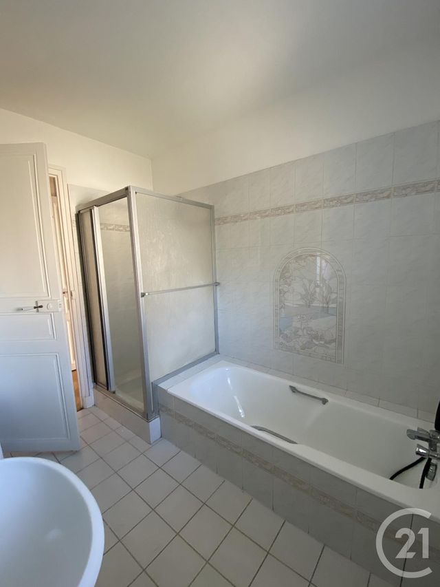 Afficher la photo en grand Appartement F3 à louer - 3 pièces - 68.92 m2 - PAU - 64 - AQUITAINE - Century 21 O.C.I. Immobilier