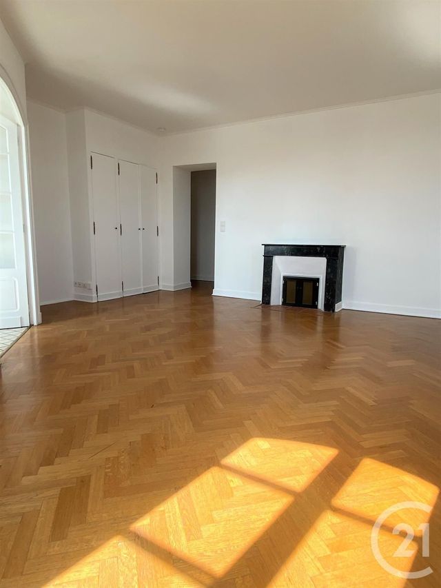 Afficher la photo en grand Appartement F3 à louer - 3 pièces - 68.92 m2 - PAU - 64 - AQUITAINE - Century 21 O.C.I. Immobilier