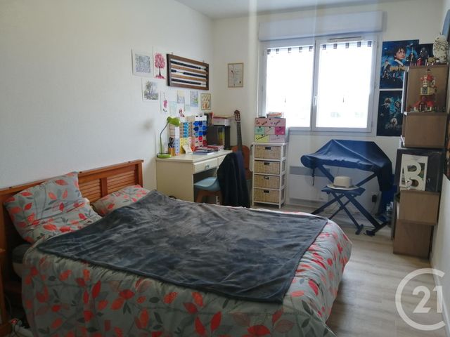 Appartement T3 à vendre - 3 pièces - 66.36 m2 - PAU - 64 - AQUITAINE - Century 21 O.C.I. Immobilier Appartement T3 à vendre - 3 pièces - 66.36 m2 - PAU - 64 - AQUITAINE - Century 21 O.C.I. Immobilier