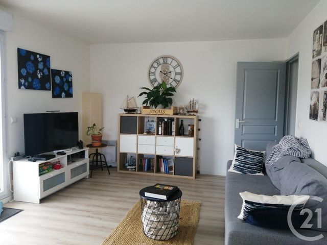 Appartement T3 à vendre - 3 pièces - 66.36 m2 - PAU - 64 - AQUITAINE - Century 21 O.C.I. Immobilier Appartement T3 à vendre - 3 pièces - 66.36 m2 - PAU - 64 - AQUITAINE - Century 21 O.C.I. Immobilier