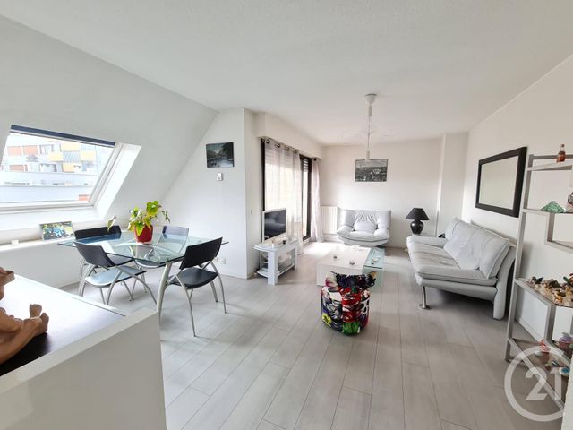 Appartement F4 à vendre - 4 pièces - 82.0 m2 - PAU - 64 - AQUITAINE - Century 21 O.C.I. Immobilier Appartement F4 à vendre - 4 pièces - 82.0 m2 - PAU - 64 - AQUITAINE - Century 21 O.C.I. Immobilier