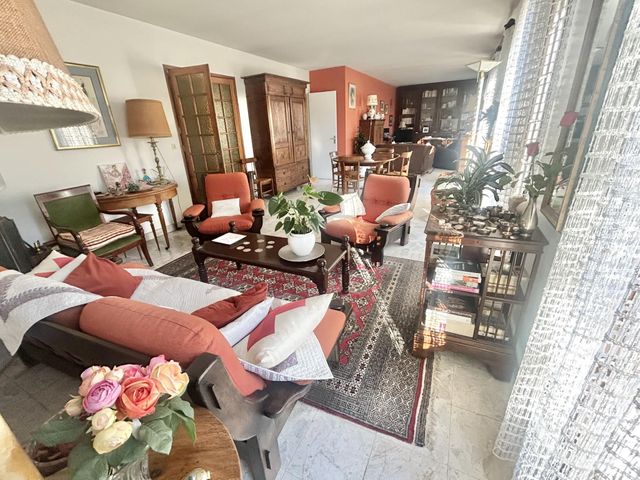 Afficher la photo en grand maison à vendre - 7 pièces - 210.0 m2 - PAU - 64 - AQUITAINE - Century 21 O.C.I. Immobilier