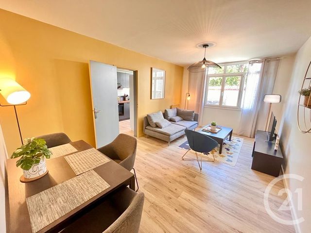 Appartement T4 à louer - 4 pièces - 70.64 m2 - PAU - 64 - AQUITAINE - Century 21 O.C.I. Immobilier
