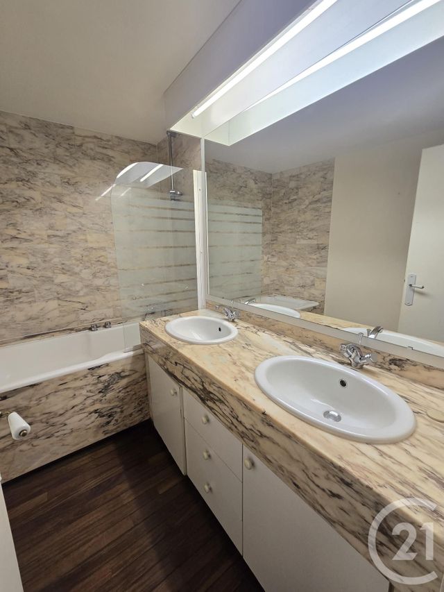 Appartement T4 à vendre - 2 pièces - 89.0 m2 - PAU - 64 - AQUITAINE - Century 21 O.C.I. Immobilier