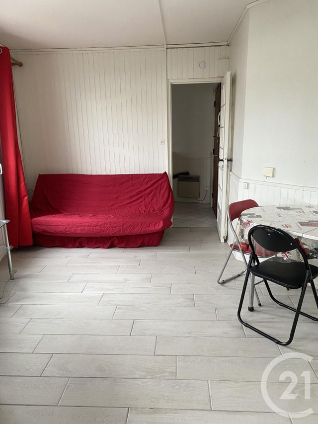 Appartement T1 à louer - 1 pièce - 24.74 m2 - PAU - 64 - AQUITAINE - Century 21 O.C.I. Immobilier