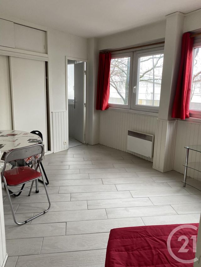 Appartement T1 à louer - 1 pièce - 24.74 m2 - PAU - 64 - AQUITAINE - Century 21 O.C.I. Immobilier