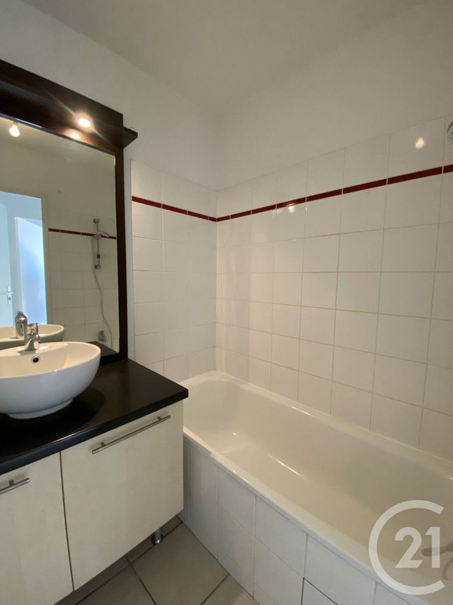 Appartement T2 à louer - 2 pièces - 35.9 m2 - PAU - 64 - AQUITAINE - Century 21 O.C.I. Immobilier