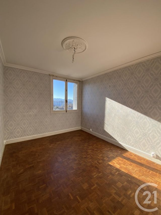 Appartement T4 à louer - 4 pièces - 81.16 m2 - BILLERE - 64 - AQUITAINE - Century 21 O.C.I. Immobilier