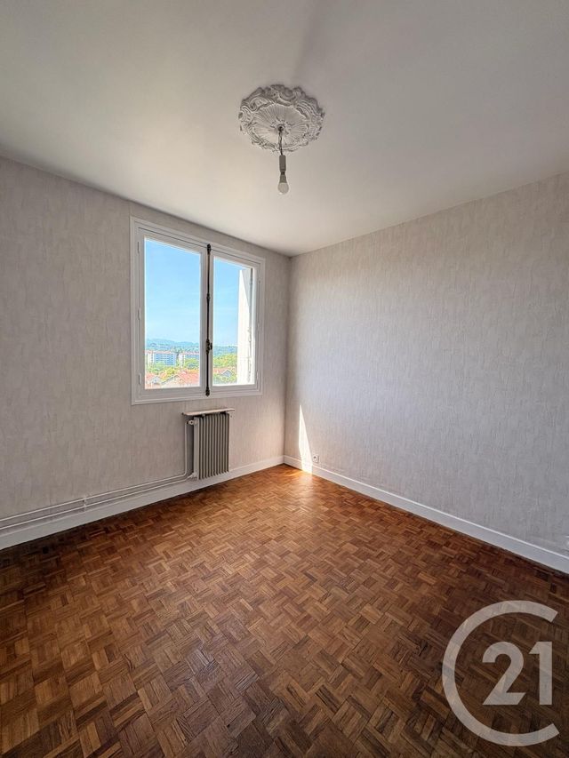 Appartement T4 à louer - 4 pièces - 81.16 m2 - BILLERE - 64 - AQUITAINE - Century 21 O.C.I. Immobilier
