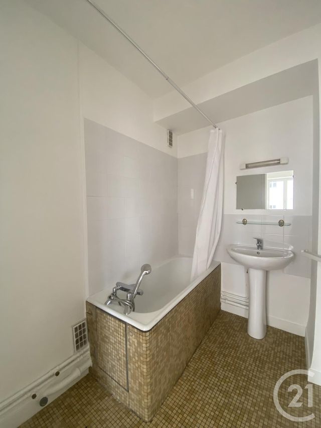 Appartement T2 à louer - 2 pièces - 36.15 m2 - PAU - 64 - AQUITAINE - Century 21 O.C.I. Immobilier