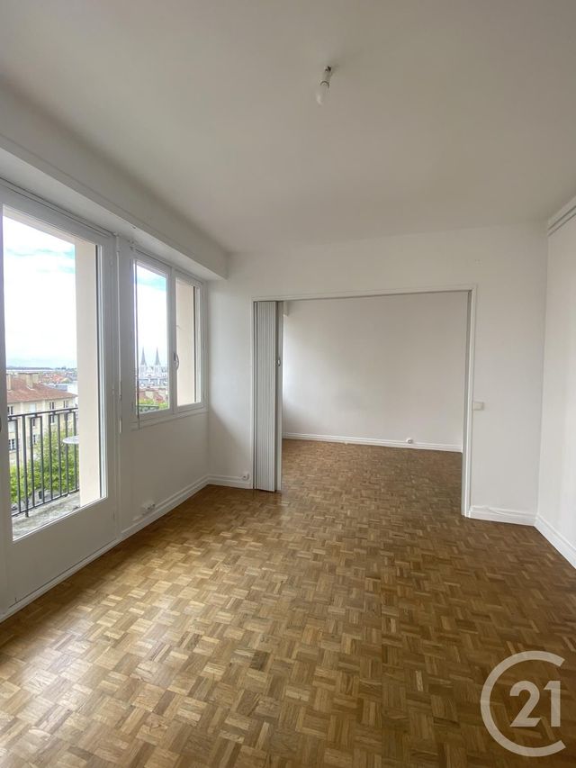 Appartement T2 à louer - 2 pièces - 36.15 m2 - PAU - 64 - AQUITAINE - Century 21 O.C.I. Immobilier