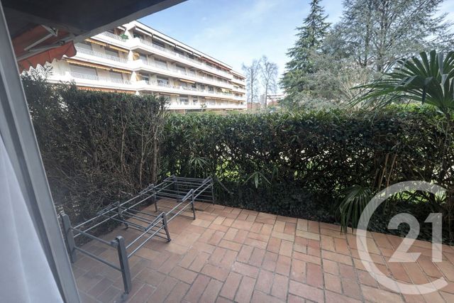 Appartement F1 à vendre - 1 pièce - 28.0 m2 - PAU - 64 - AQUITAINE - Century 21 O.C.I. Immobilier