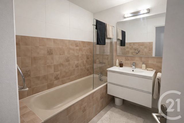 Appartement F1 à vendre - 1 pièce - 28.0 m2 - PAU - 64 - AQUITAINE - Century 21 O.C.I. Immobilier