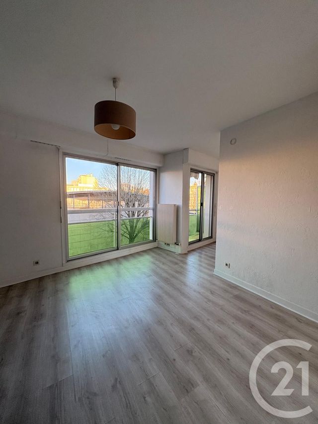 Appartement F1 à louer - 1 pièce - 29.32 m2 - PAU - 64 - AQUITAINE - Century 21 O.C.I. Immobilier