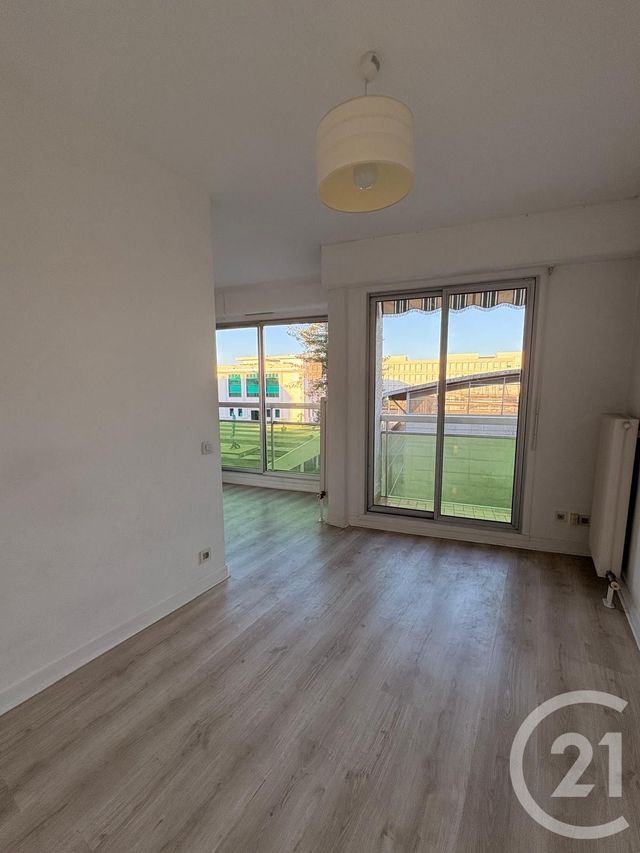 Appartement F1 à louer - 1 pièce - 29.32 m2 - PAU - 64 - AQUITAINE - Century 21 O.C.I. Immobilier