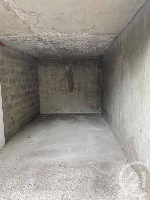 parking à louer - 12.0 m2 - PAU - 64 - AQUITAINE - Century 21 O.C.I. Immobilier