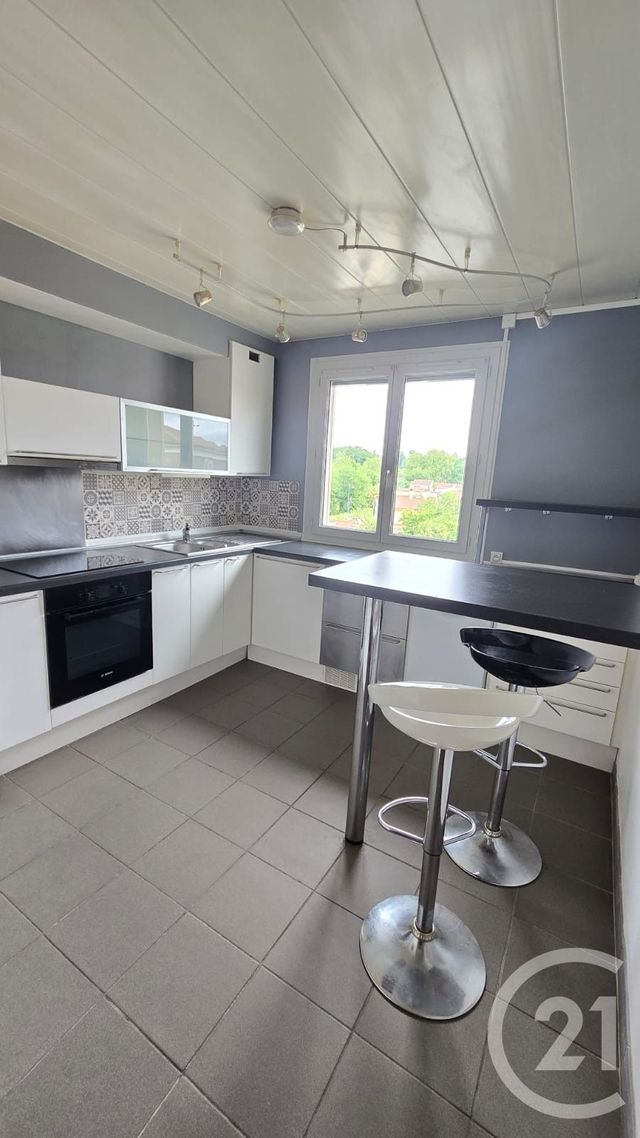 Appartement T3 à louer - 3 pièces - 69.12 m2 - BIZANOS - 64 - AQUITAINE - Century 21 O.C.I. Immobilier