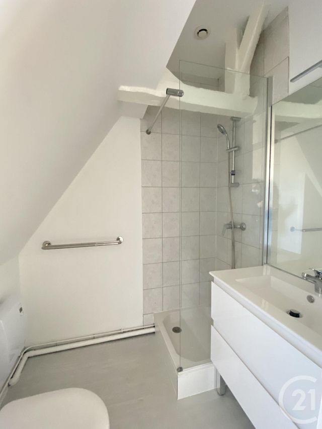 Appartement T2 à louer - 2 pièces - 26.13 m2 - LESCAR - 64 - AQUITAINE - Century 21 O.C.I. Immobilier